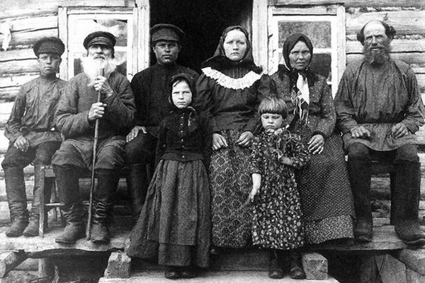 famiglia dei contadini russi famiglia dei contadini russi