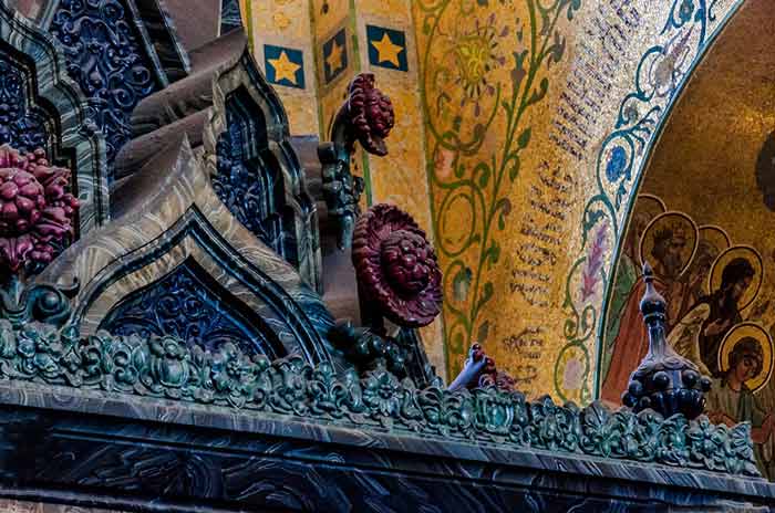 Pietre dure nella chiesa Pietre dure nella chiesa